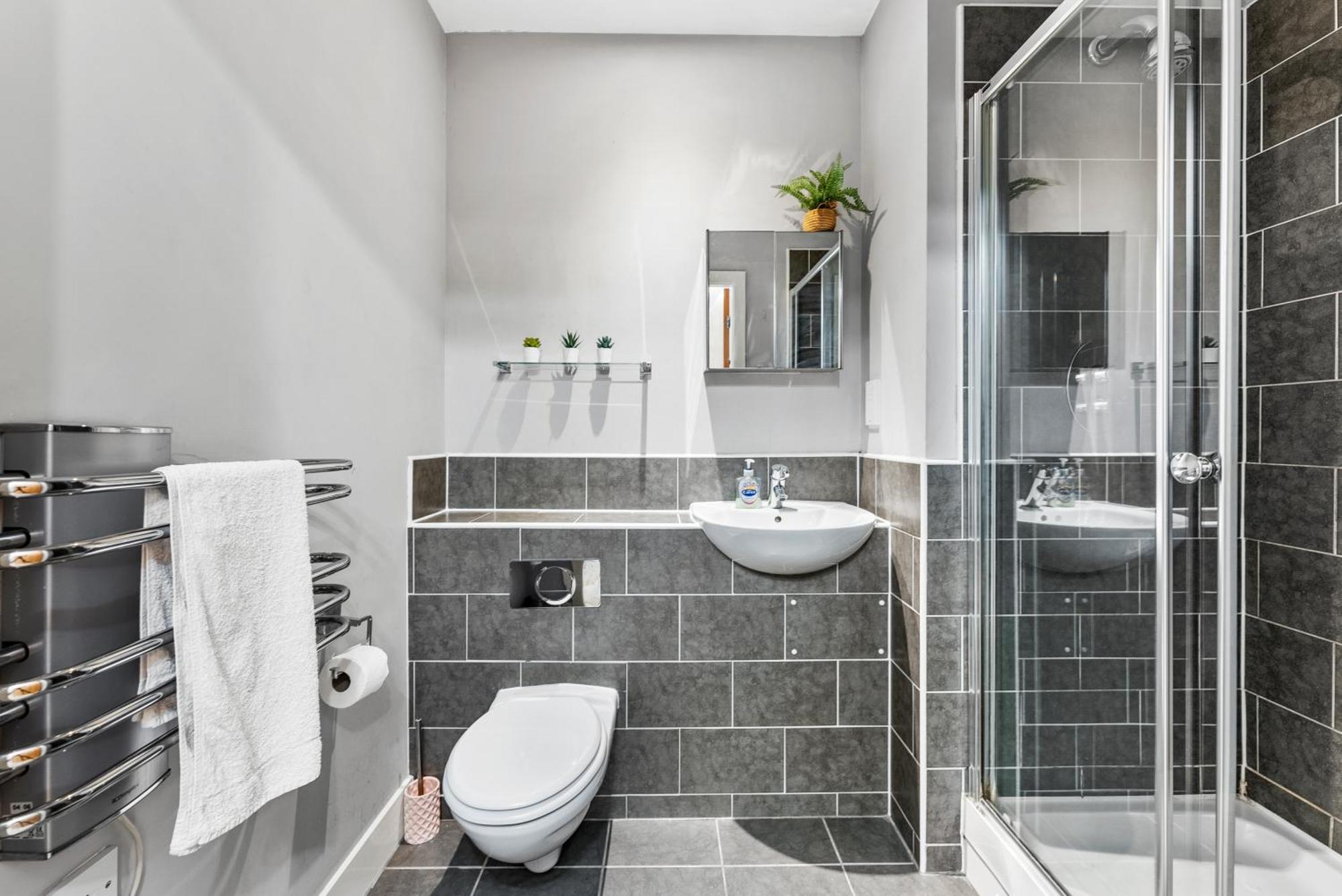 30 Percent Off! Lovely Yorkshire Duplex - Sleeps 6 - Netflix Дьюсбери Экстерьер фото