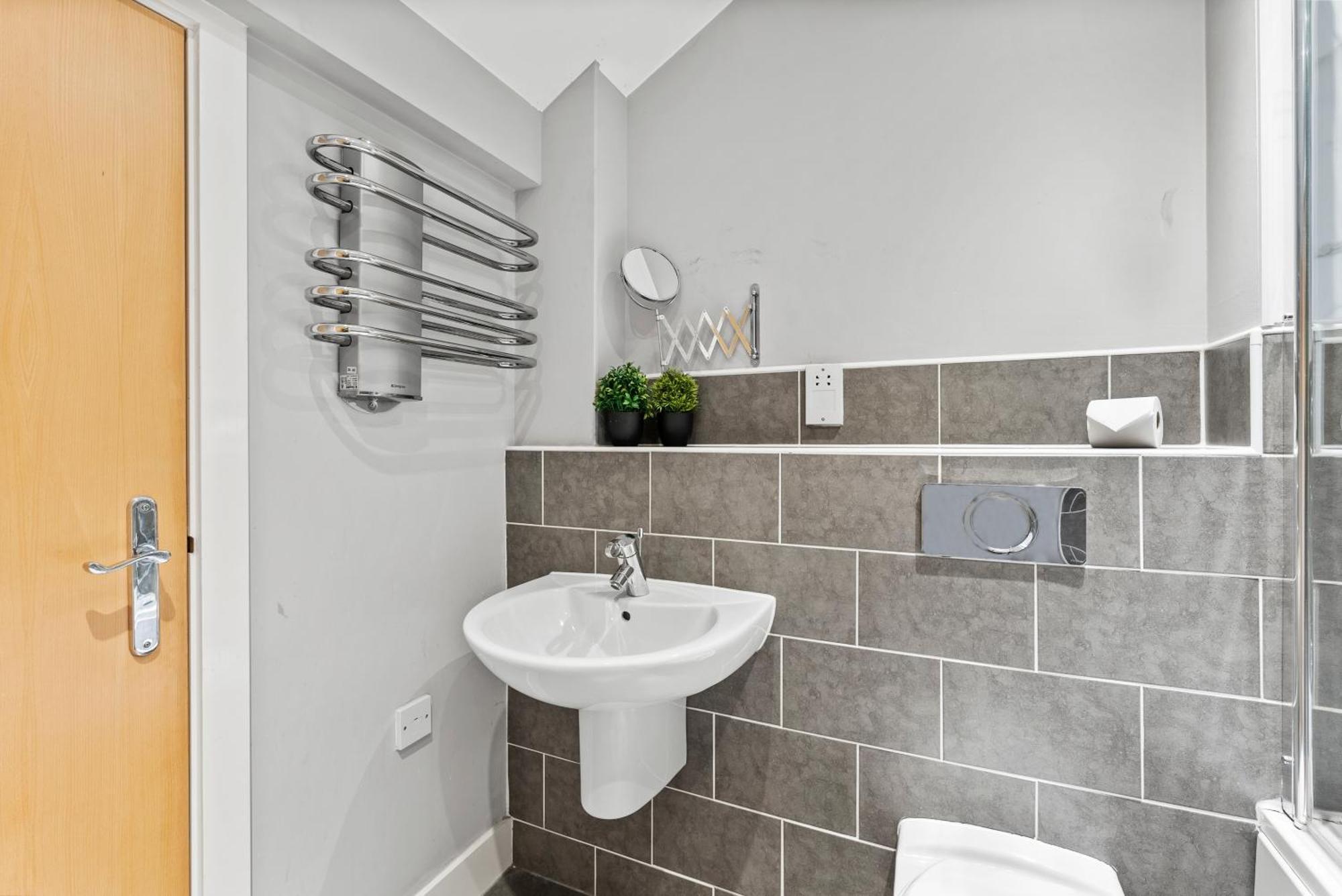 30 Percent Off! Lovely Yorkshire Duplex - Sleeps 6 - Netflix Дьюсбери Экстерьер фото