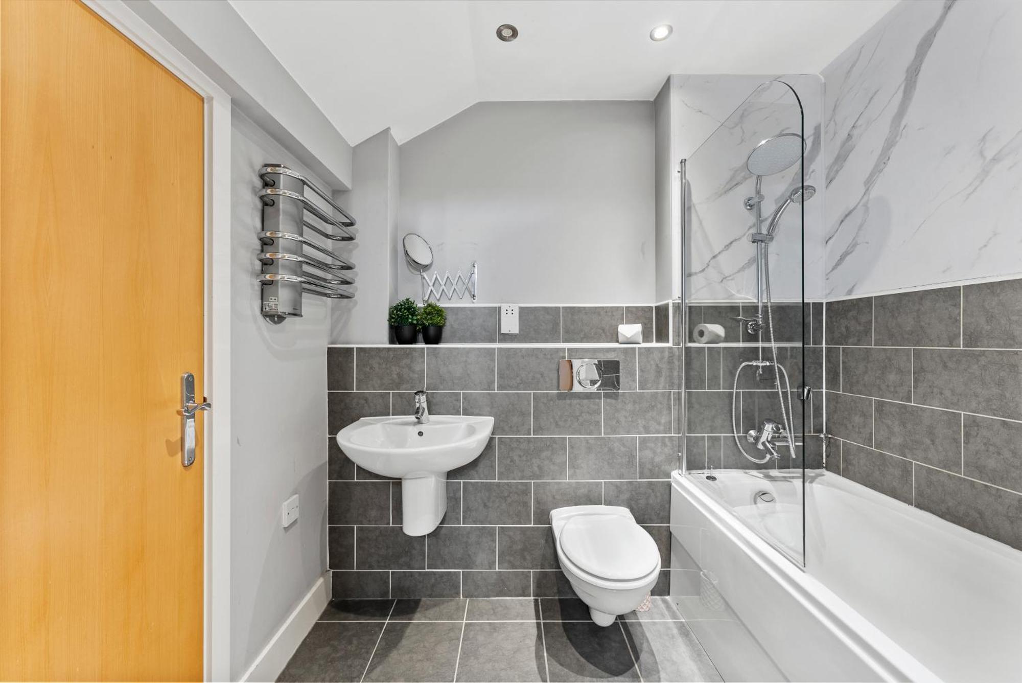 30 Percent Off! Lovely Yorkshire Duplex - Sleeps 6 - Netflix Дьюсбери Экстерьер фото